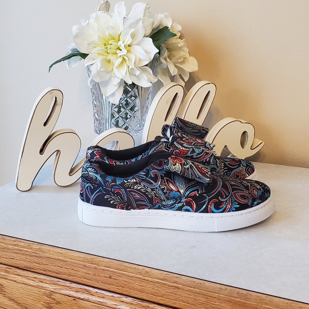 🆕️ Qupid~Floral Brocade Bow Slip On Sneakers - Picture 5 of 7